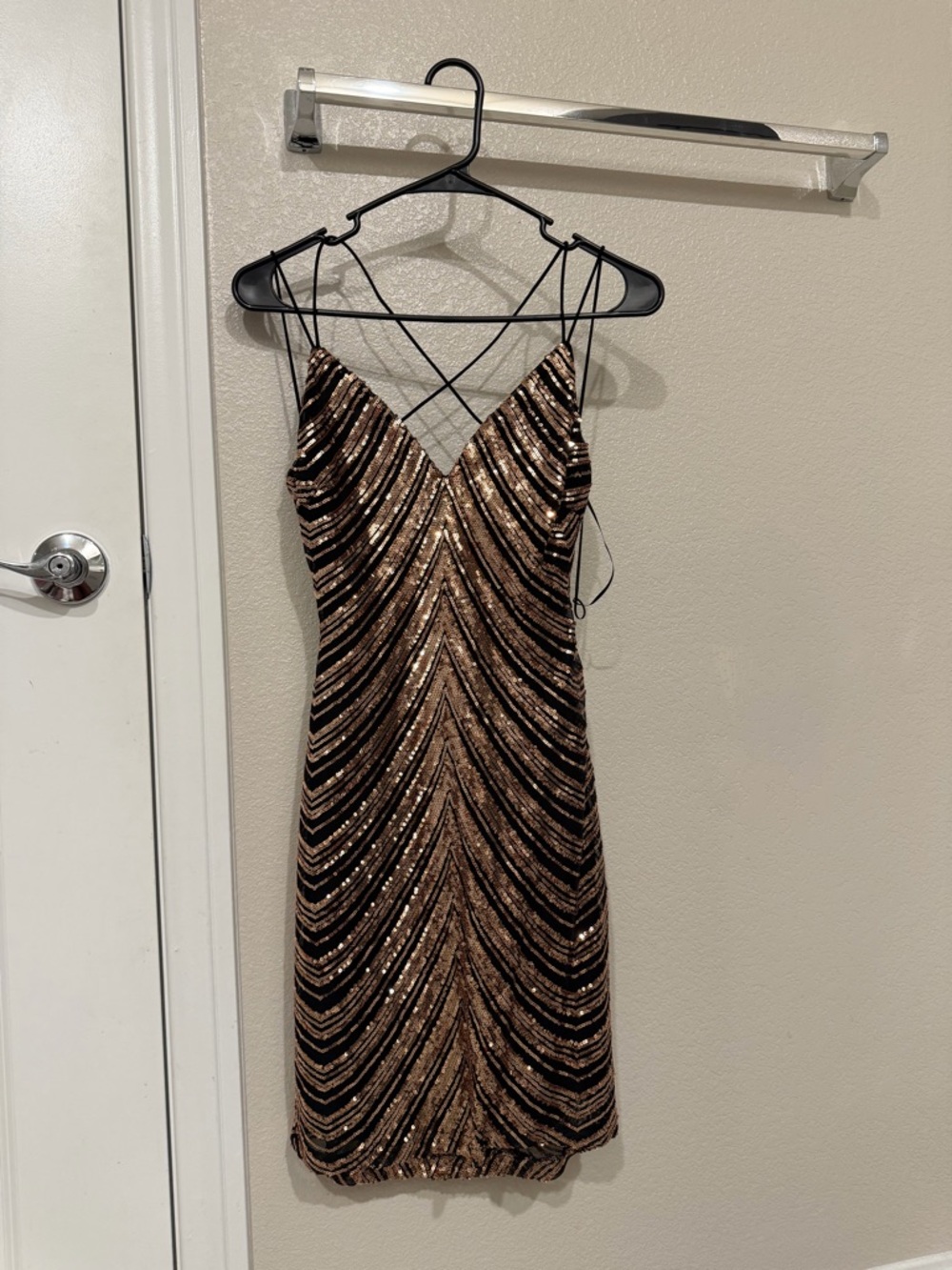 Sequin Strappy V-Neck Cocktail Dress in Bronze and Black